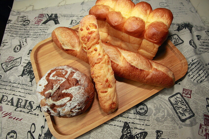 台南市東區吃。台南市|東區。「景豐麵包殿」新店報報!!!!罕見從早上7:30開始營業的麵包店,嚴選高品質日本麵粉來製作