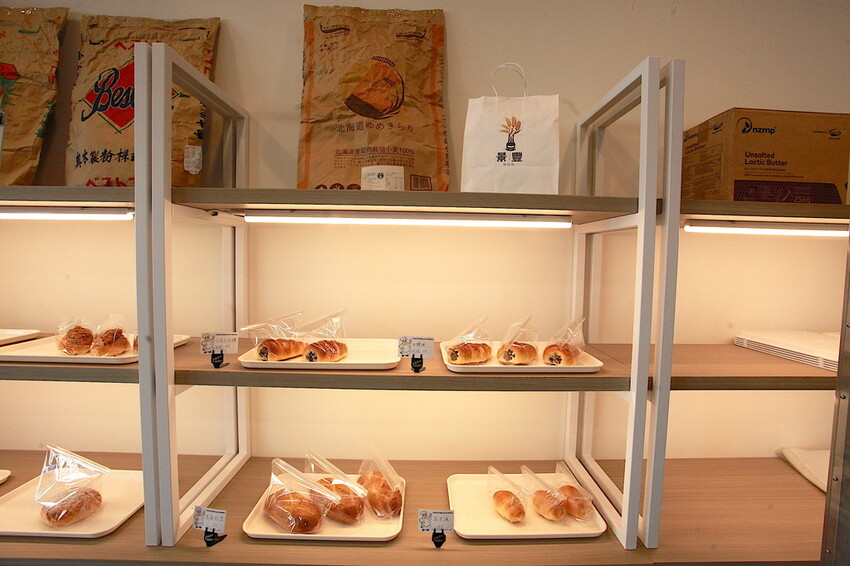 台南市東區吃。台南市|東區。「景豐麵包殿」新店報報!!!!罕見從早上7:30開始營業的麵包店,嚴選高品質日本麵粉來製作