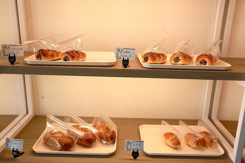 台南市東區吃。台南市|東區。「景豐麵包殿」新店報報!!!!罕見從早上7:30開始營業的麵包店,嚴選高品質日本麵粉來製作