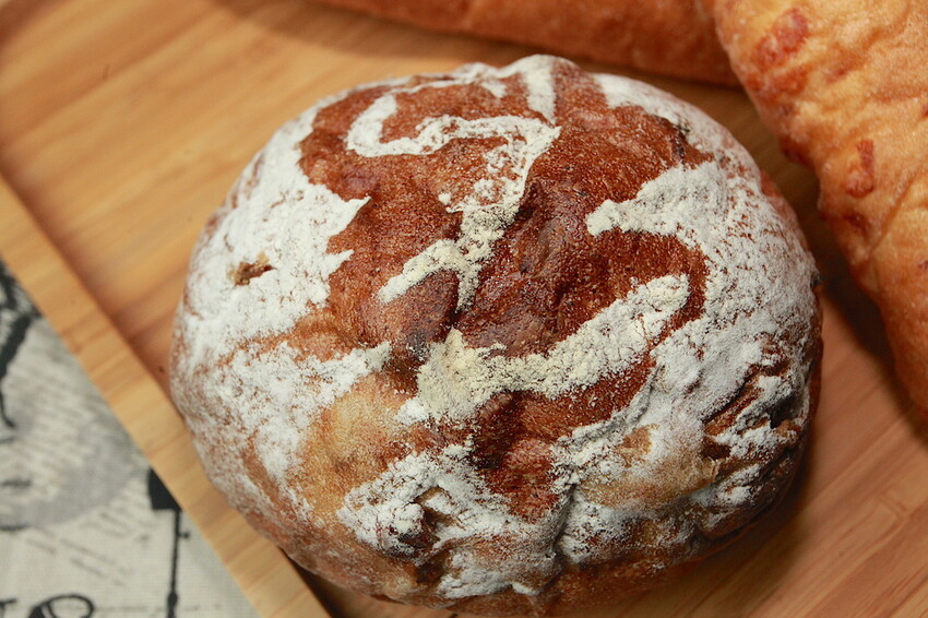 台南市東區吃。台南市|東區。「景豐麵包殿」新店報報!!!!罕見從早上7:30開始營業的麵包店,嚴選高品質日本麵粉來製作