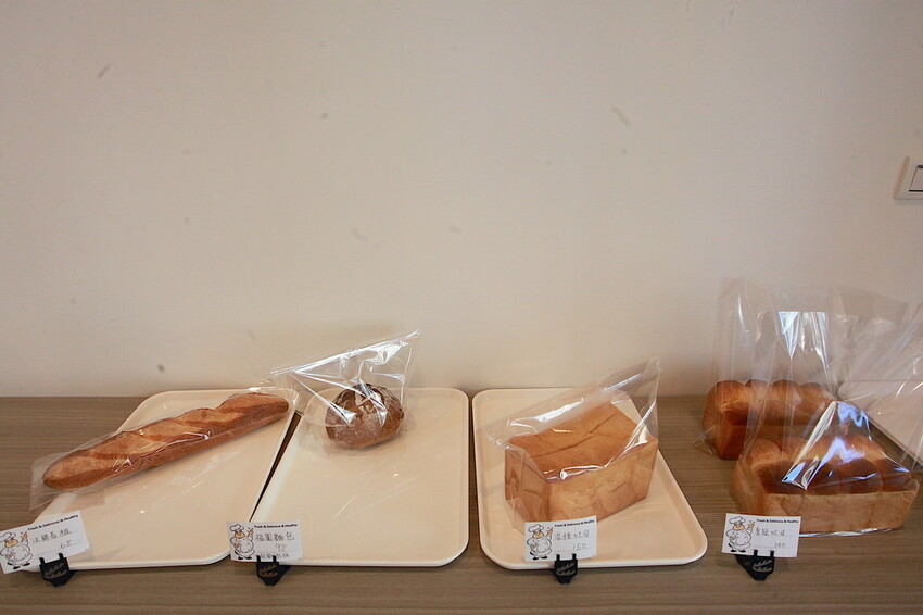 台南市東區吃。台南市|東區。「景豐麵包殿」新店報報!!!!罕見從早上7:30開始營業的麵包店,嚴選高品質日本麵粉來製作