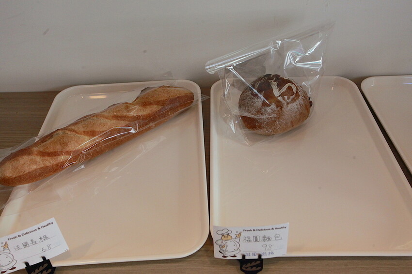 台南市東區吃。台南市|東區。「景豐麵包殿」新店報報!!!!罕見從早上7:30開始營業的麵包店,嚴選高品質日本麵粉來製作