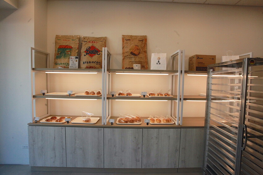 台南市東區吃。台南市|東區。「景豐麵包殿」新店報報!!!!罕見從早上7:30開始營業的麵包店,嚴選高品質日本麵粉來製作