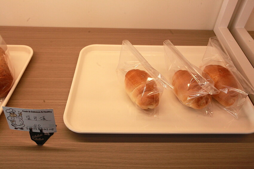 台南市東區吃。台南市|東區。「景豐麵包殿」新店報報!!!!罕見從早上7:30開始營業的麵包店,嚴選高品質日本麵粉來製作