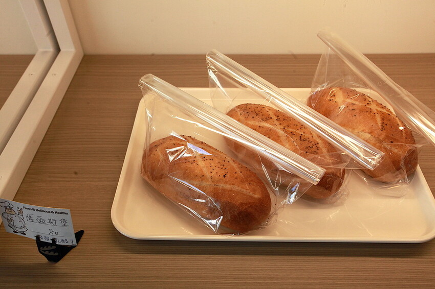 台南市東區吃。台南市|東區。「景豐麵包殿」新店報報!!!!罕見從早上7:30開始營業的麵包店,嚴選高品質日本麵粉來製作