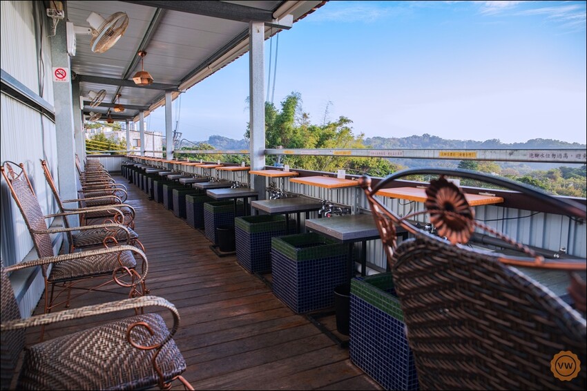 彰化縣花壇鄉彰化夜景餐廳推薦｜台139泡腳秘境：轉角秘密基地（無電話預約，平.假日皆為現場候位）