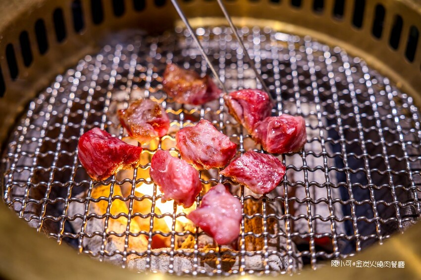 桃園市大園區【桃園美食】金炭火燒肉餐廳 桃園青埔店,桃園燒烤聚餐推薦