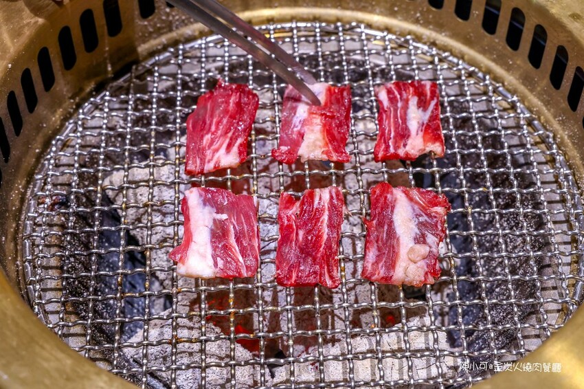 桃園市大園區【桃園美食】金炭火燒肉餐廳 桃園青埔店,桃園燒烤聚餐推薦