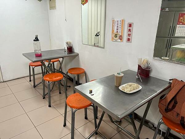 （板橋小籠包）尤手工小籠包～手工製作厚皮小籠包！搭配無糖豆紅