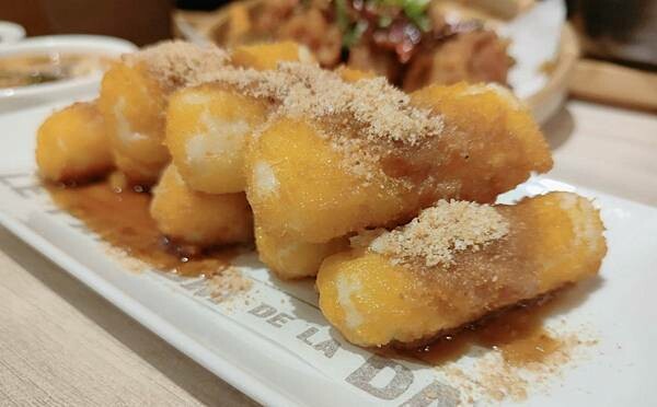 桃園藝文特區美食:一涴川辛堂香氣四溢的麻辣香鍋及肉麻辣子雞絕不可錯過!