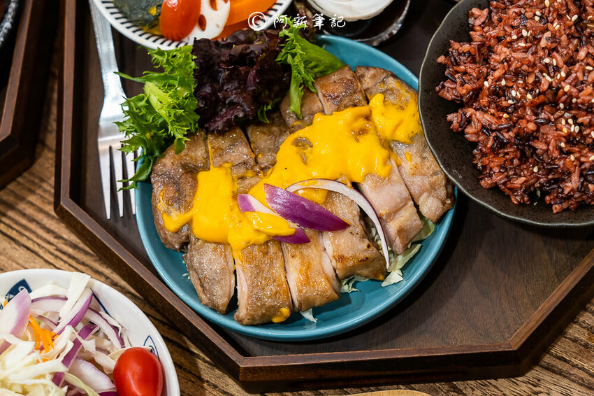 夜暮食堂 | 台中這間大里美食每天只開3.5H!!餐廳氣氛好、餐點美味CP爆高~ | 捲毛阿偉