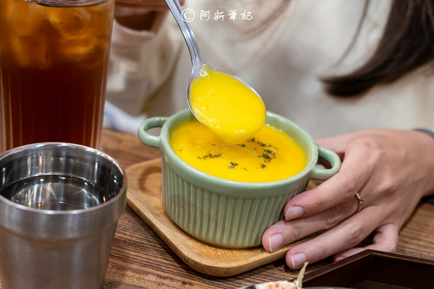 夜暮食堂 | 台中這間大里美食每天只開3.5H!!餐廳氣氛好、餐點美味CP爆高~ | 捲毛阿偉