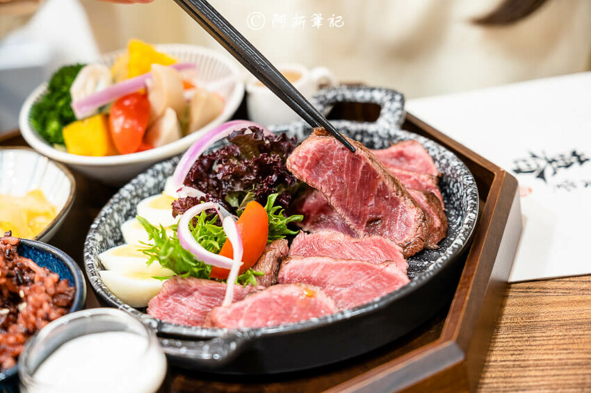 夜暮食堂 | 台中這間大里美食每天只開3.5H!!餐廳氣氛好、餐點美味CP爆高~ | 捲毛阿偉