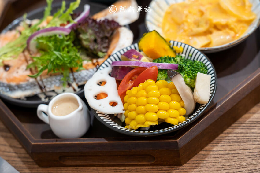 夜暮食堂 | 台中這間大里美食每天只開3.5H!!餐廳氣氛好、餐點美味CP爆高~ | 捲毛阿偉