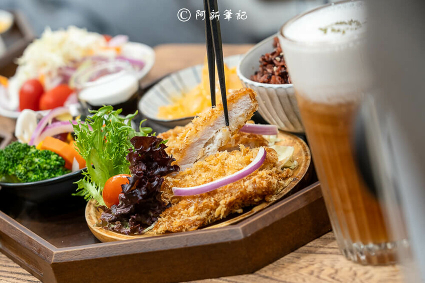 夜暮食堂 | 台中這間大里美食每天只開3.5H!!餐廳氣氛好、餐點美味CP爆高~ | 捲毛阿偉