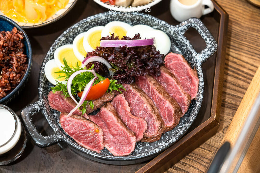 夜暮食堂 | 台中這間大里美食每天只開3.5H!!餐廳氣氛好、餐點美味CP爆高~ | 捲毛阿偉