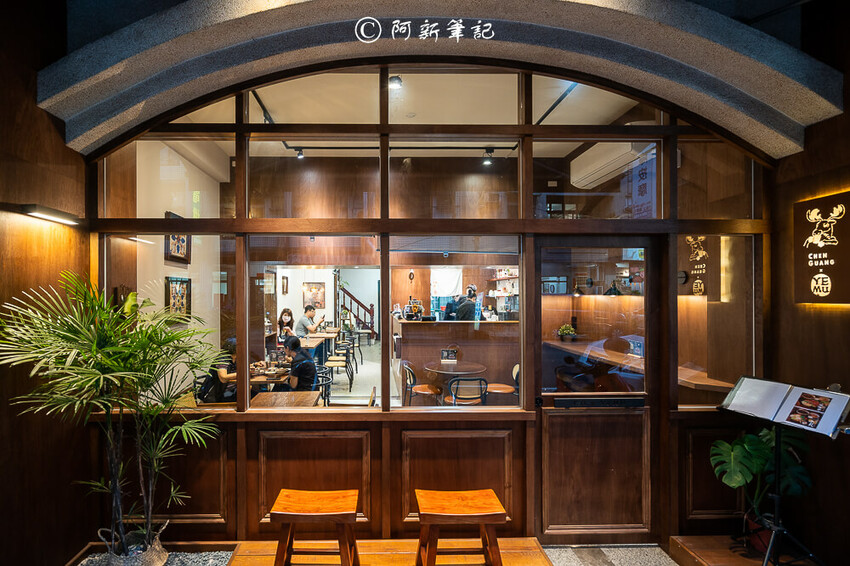 夜暮食堂 | 台中這間大里美食每天只開3.5H!!餐廳氣氛好、餐點美味CP爆高~ | 捲毛阿偉