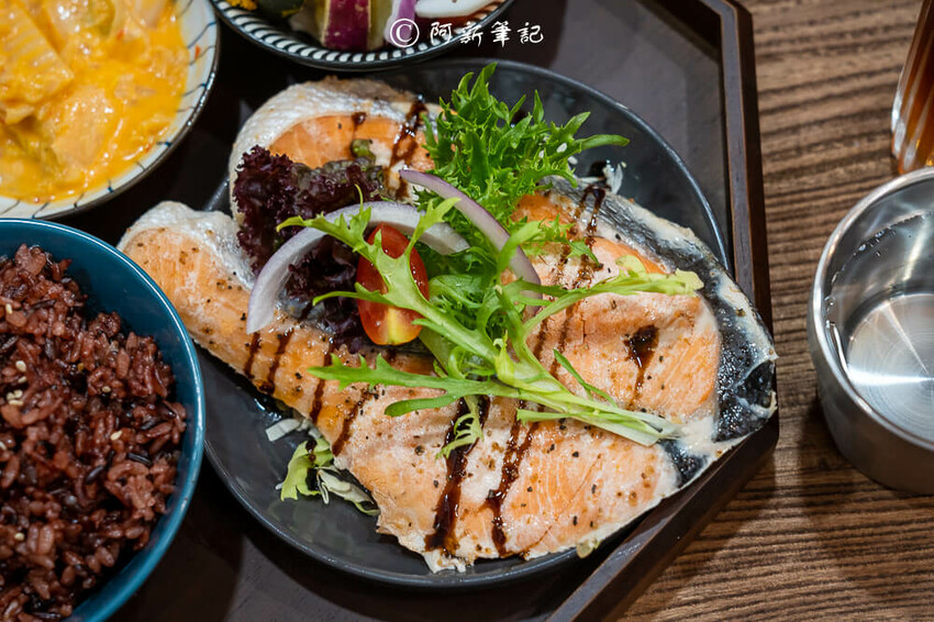 夜暮食堂 | 台中這間大里美食每天只開3.5H!!餐廳氣氛好、餐點美味CP爆高~ | 捲毛阿偉