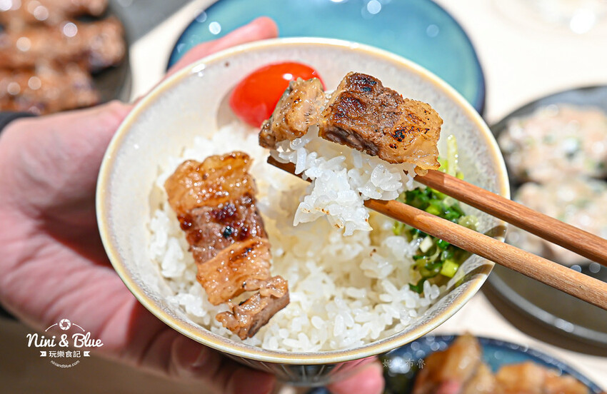 台中燒肉推薦，公益路新開個人燒肉店，4種肉490元，還有小菜免費續