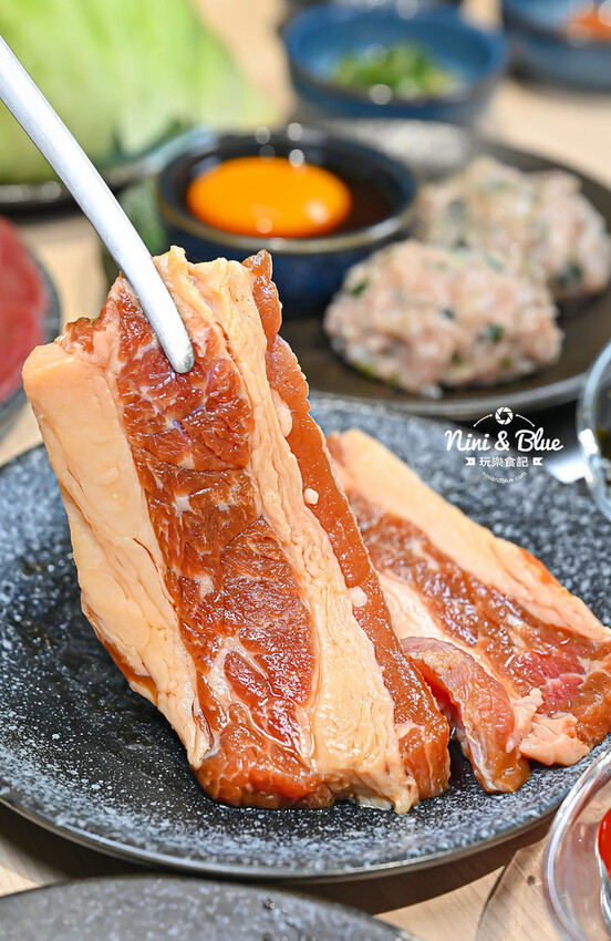 台中燒肉推薦，公益路新開個人燒肉店，4種肉490元，還有小菜免費續