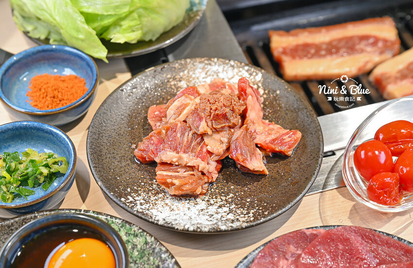 台中燒肉推薦，公益路新開個人燒肉店，4種肉490元，還有小菜免費續