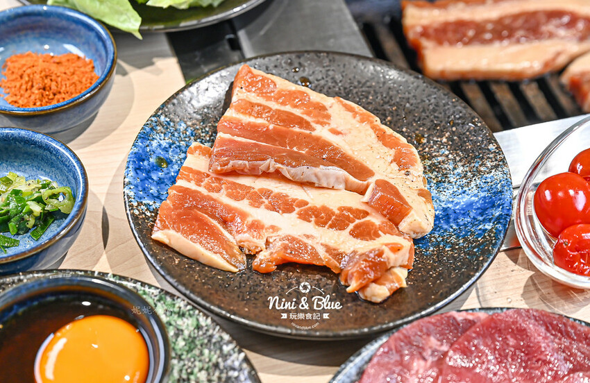 台中燒肉推薦，公益路新開個人燒肉店，4種肉490元，還有小菜免費續