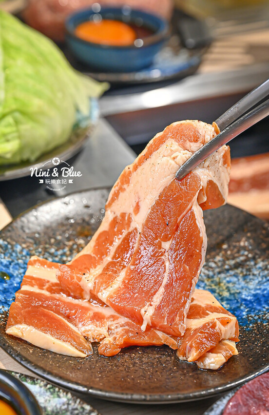 台中燒肉推薦，公益路新開個人燒肉店，4種肉490元，還有小菜免費續