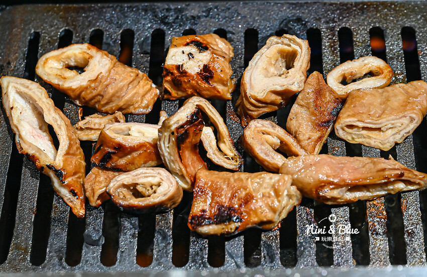 台中燒肉推薦，公益路新開個人燒肉店，4種肉490元，還有小菜免費續