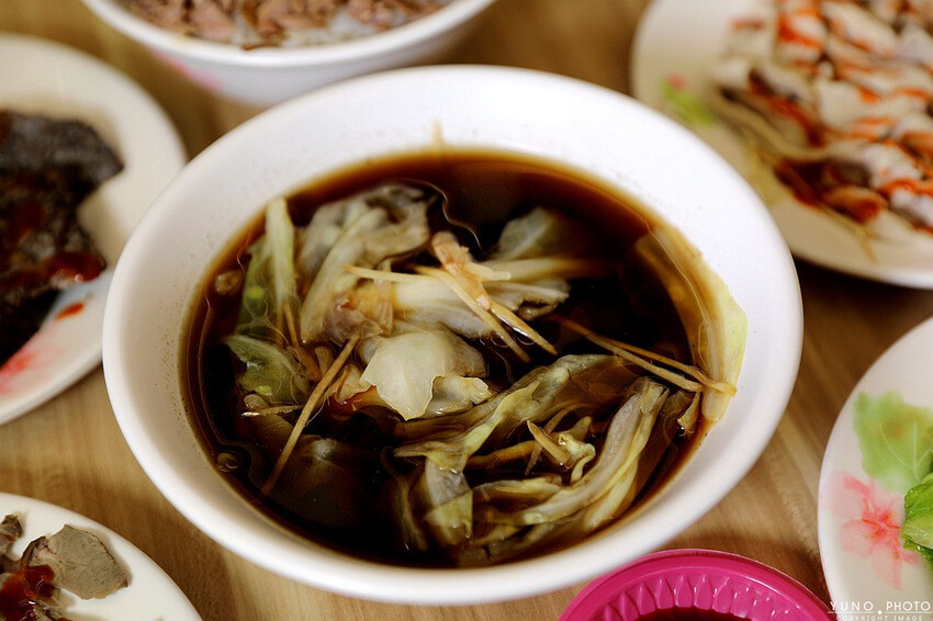 台中市龍井區鐘予原味當歸鴨｜爆量去骨鴨肉飯蓋好蓋滿 清甜當歸湯頭免費喝到飽 台灣當歸鴨第一品牌。菜單價位(台中龍井