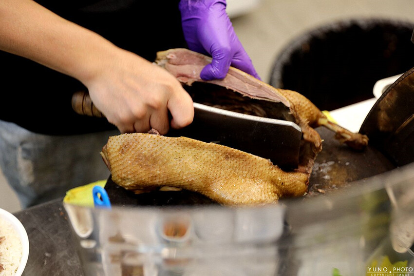 台中市龍井區鐘予原味當歸鴨｜爆量去骨鴨肉飯蓋好蓋滿 清甜當歸湯頭免費喝到飽 台灣當歸鴨第一品牌。菜單價位(台中龍井