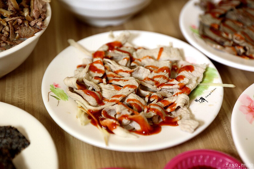 台中市龍井區鐘予原味當歸鴨｜爆量去骨鴨肉飯蓋好蓋滿 清甜當歸湯頭免費喝到飽 台灣當歸鴨第一品牌。菜單價位(台中龍井