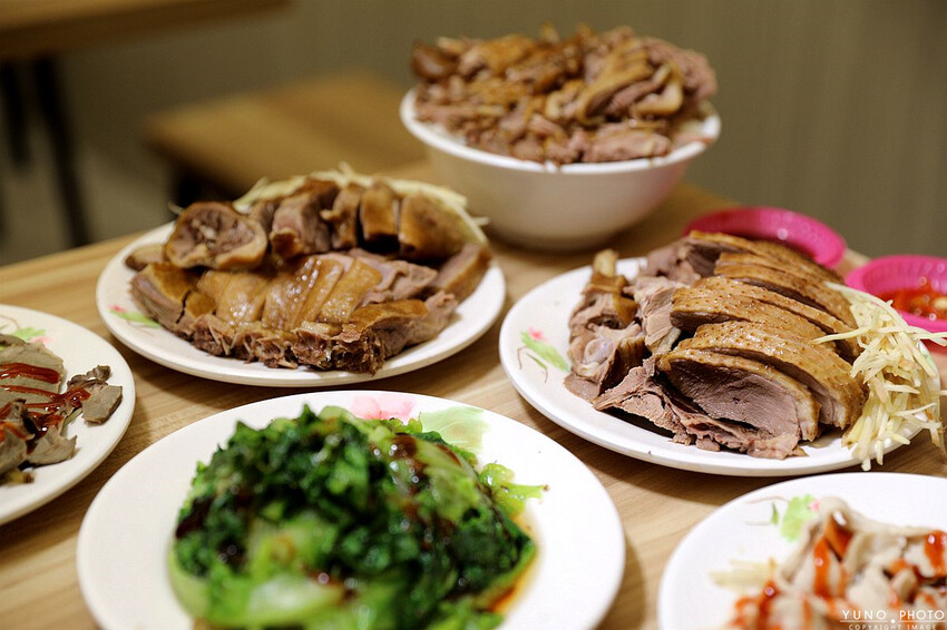 台中市龍井區鐘予原味當歸鴨｜爆量去骨鴨肉飯蓋好蓋滿 清甜當歸湯頭免費喝到飽 台灣當歸鴨第一品牌。菜單價位(台中龍井