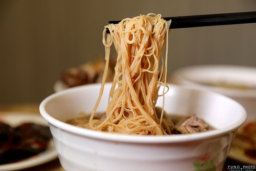 台中市龍井區鐘予原味當歸鴨｜爆量去骨鴨肉飯蓋好蓋滿 清甜當歸湯頭免費喝到飽 台灣當歸鴨第一品牌。菜單價位(台中龍井