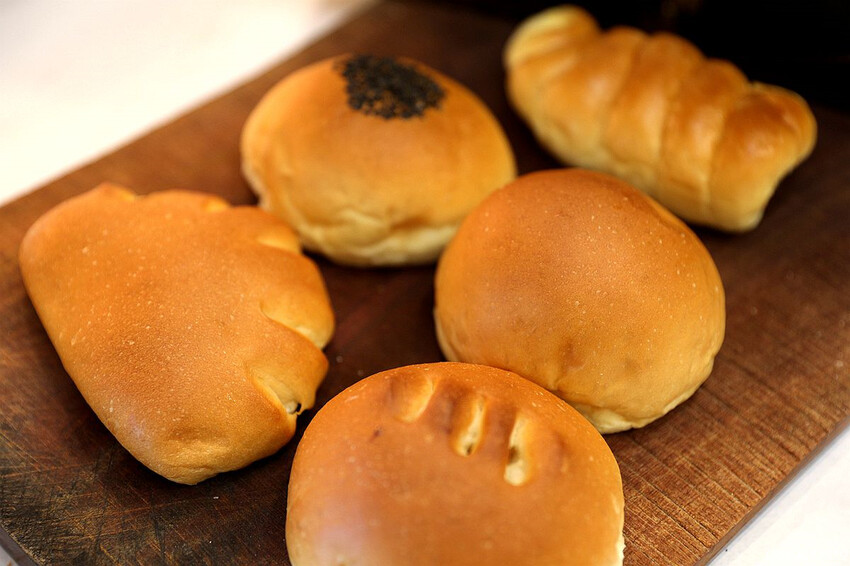 台中市中區老字號麵包店 經典日式烘焙工法美味白蘭地「酒種麵包」