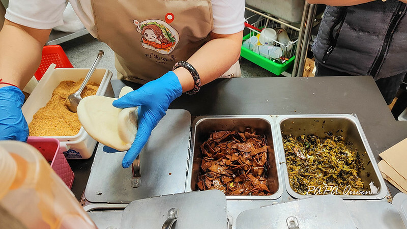 台中市清水區素食刈包|割包咬一口 烤鴨/滷排/梅干扣肉..6款 出沒在清水!