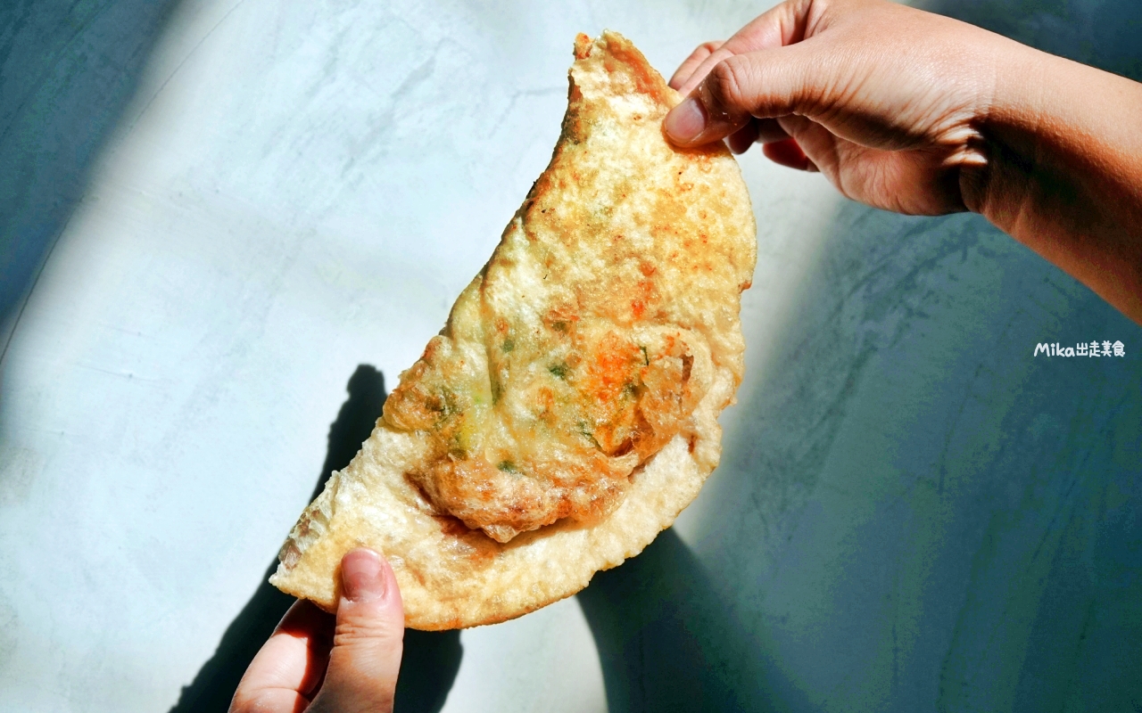 頭城阿嬤蔥油餅！在地人氣排隊美食～酥脆軟Q如麻糬的雙蛋蔥油餅