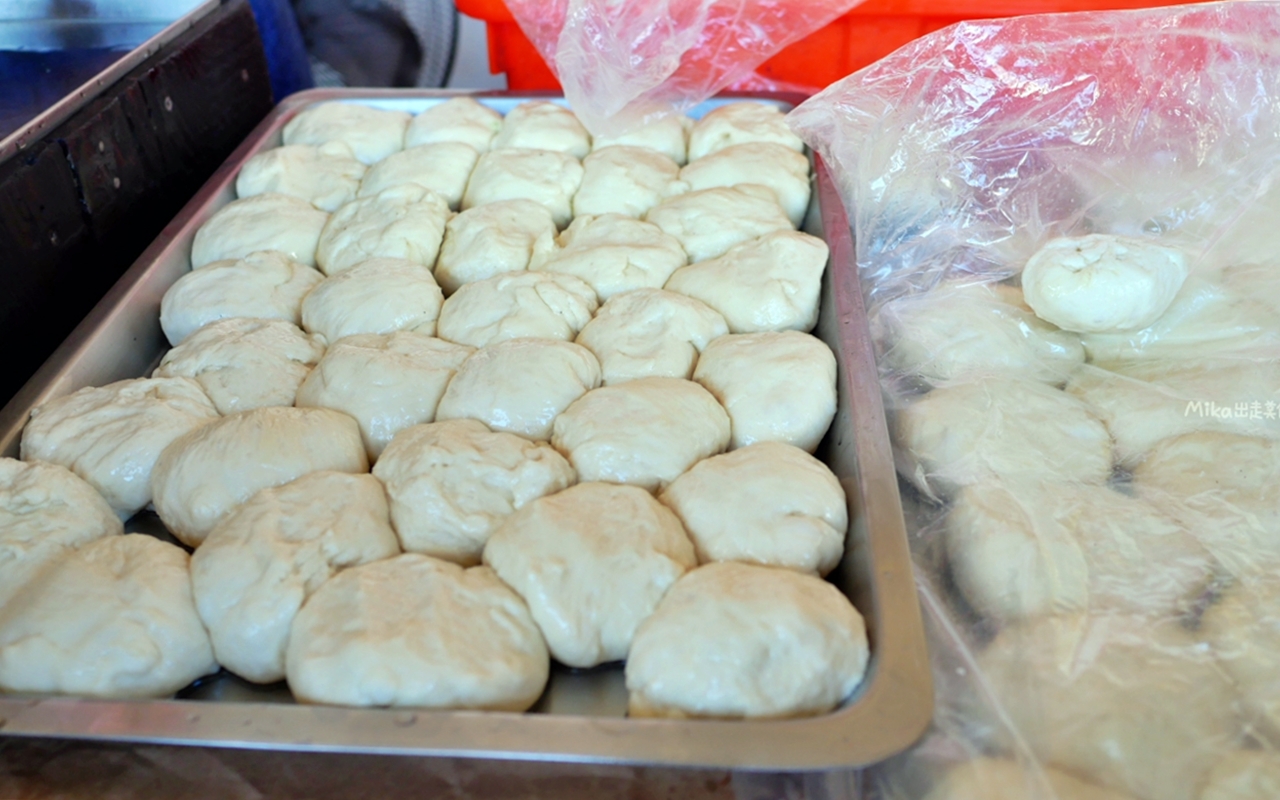 頭城阿嬤蔥油餅！在地人氣排隊美食～酥脆軟Q如麻糬的雙蛋蔥油餅