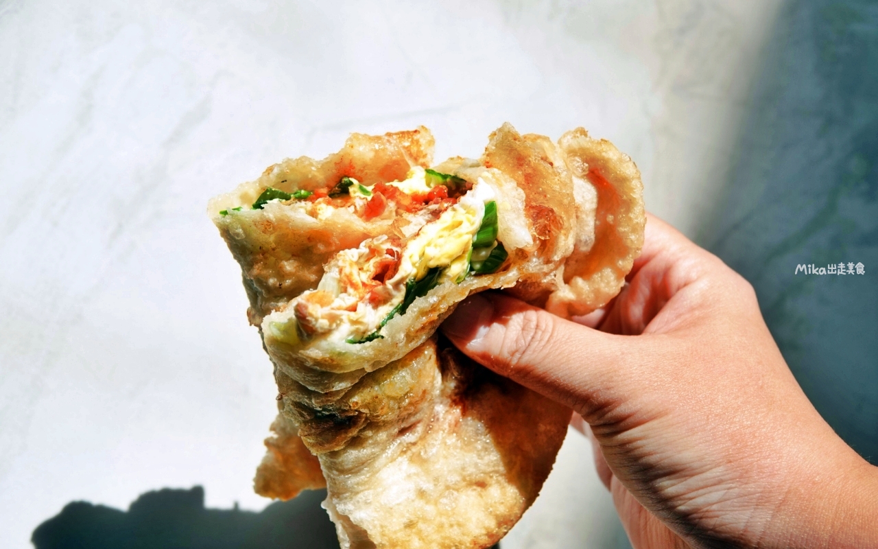 頭城阿嬤蔥油餅！在地人氣排隊美食～酥脆軟Q如麻糬的雙蛋蔥油餅