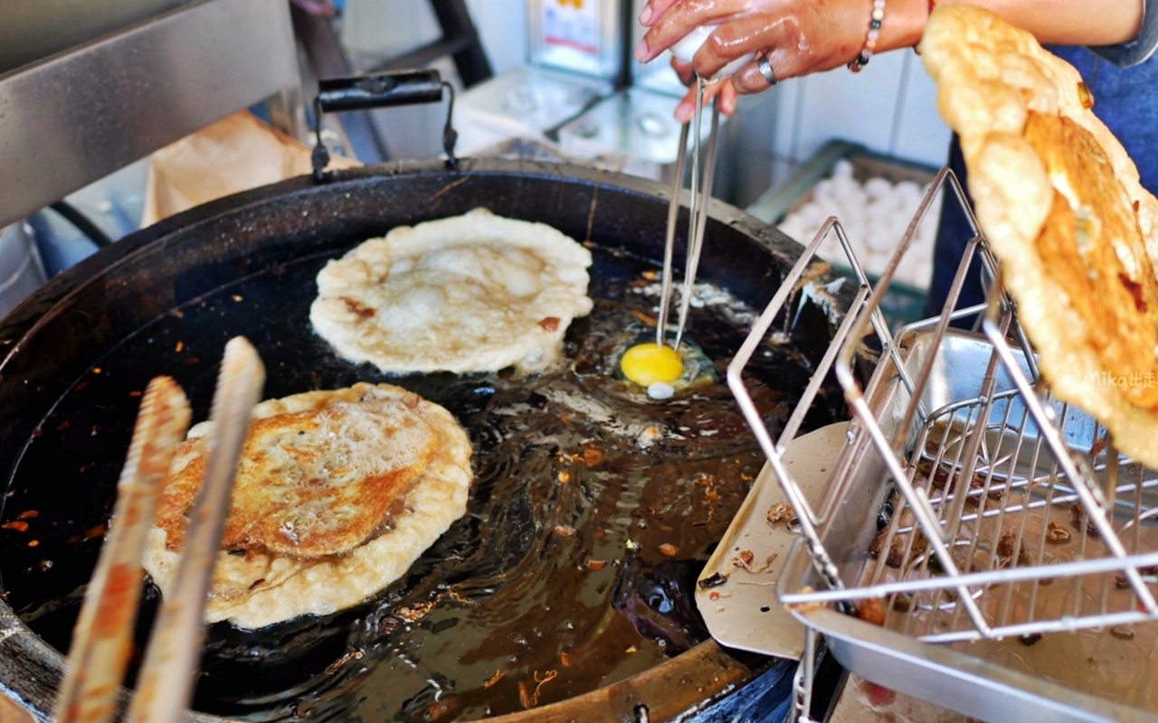 頭城阿嬤蔥油餅！在地人氣排隊美食～酥脆軟Q如麻糬的雙蛋蔥油餅