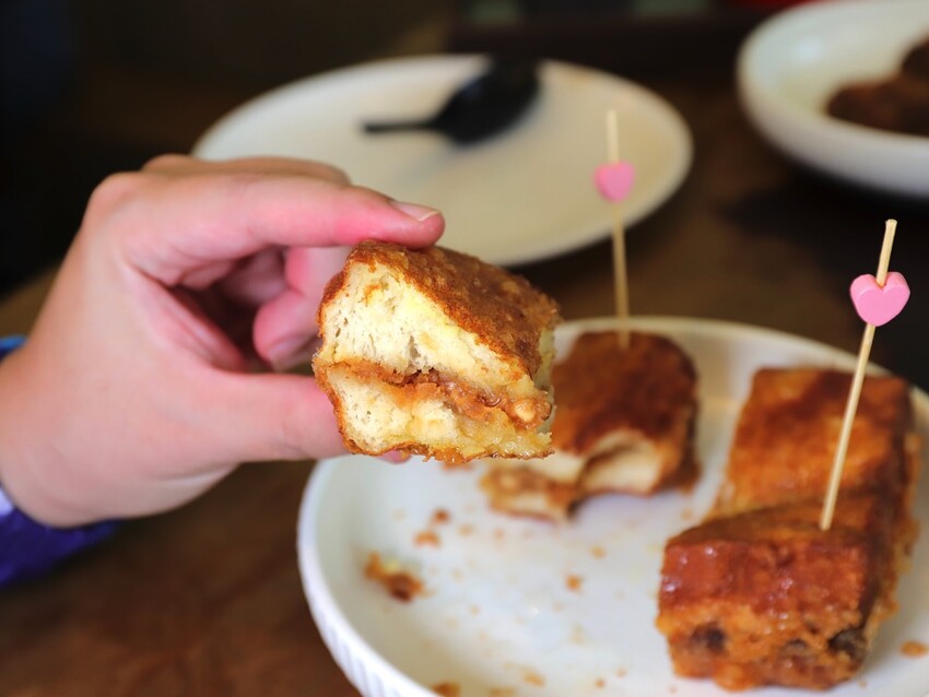 台南港式茶餐廳必點!黯然銷魂叉燒飯,壽星送超狂調酒。