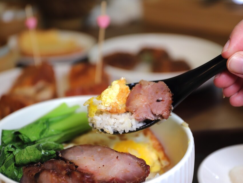 台南港式茶餐廳必點!黯然銷魂叉燒飯,壽星送超狂調酒。