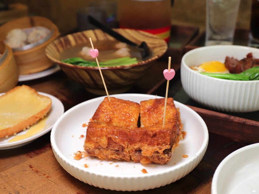 台南港式茶餐廳必點!黯然銷魂叉燒飯,壽星送超狂調酒。