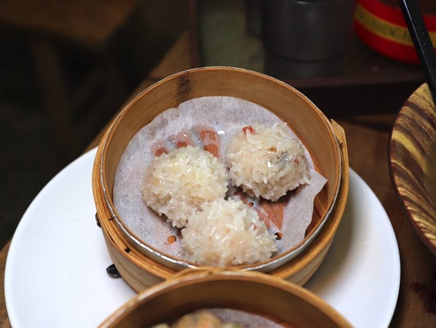 台南港式茶餐廳必點!黯然銷魂叉燒飯,壽星送超狂調酒。