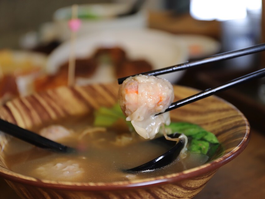 台南港式茶餐廳必點!黯然銷魂叉燒飯,壽星送超狂調酒。