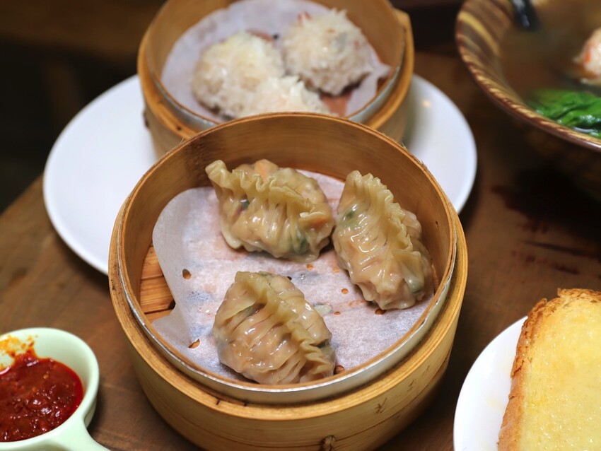 台南港式茶餐廳必點!黯然銷魂叉燒飯,壽星送超狂調酒。