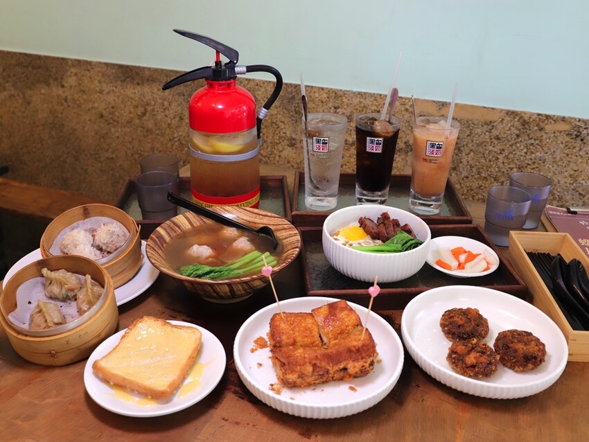 台南港式茶餐廳必點!黯然銷魂叉燒飯,壽星送超狂調酒。