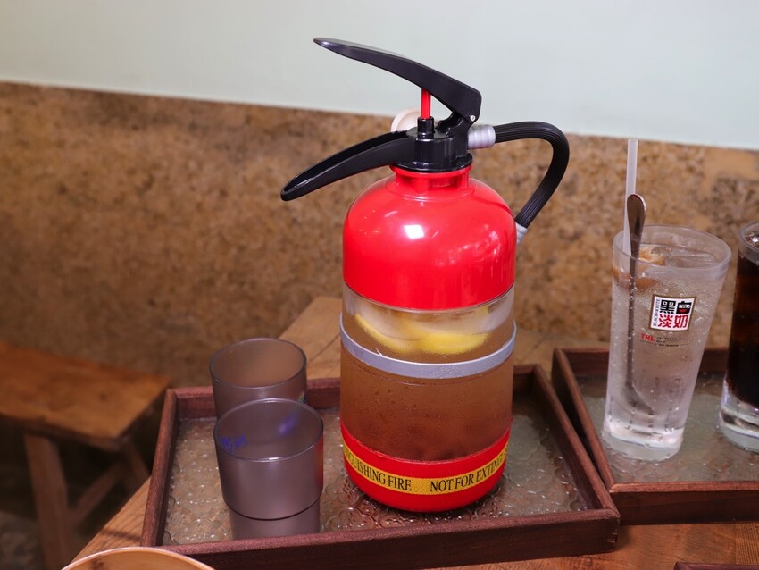 台南港式茶餐廳必點!黯然銷魂叉燒飯,壽星送超狂調酒。