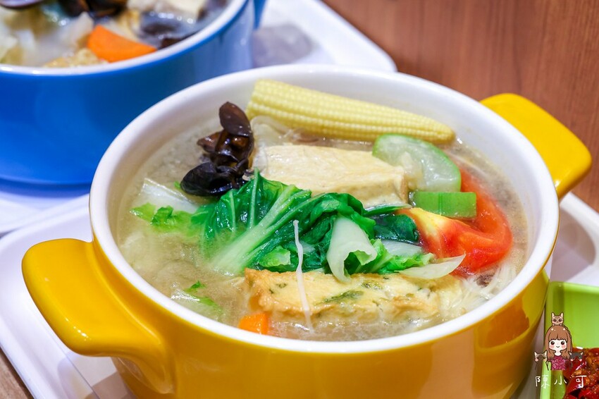 新北市永和區【永和美食】用六快煮鍋,平價小火鍋滷肉飯冰沙免費續