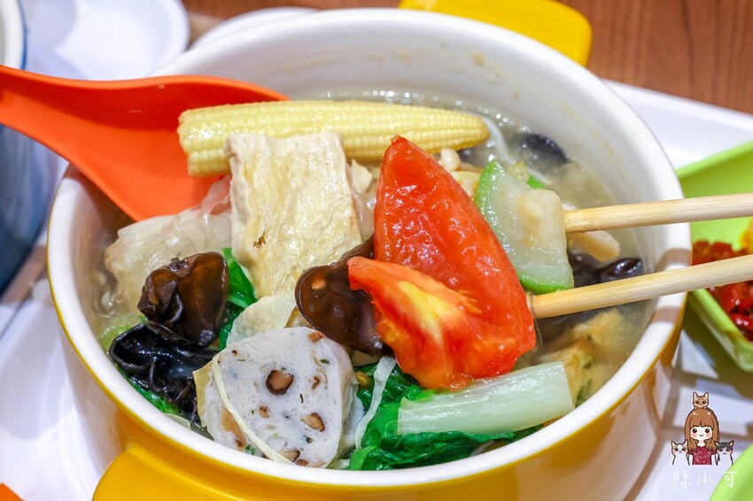 新北市永和區【永和美食】用六快煮鍋,平價小火鍋滷肉飯冰沙免費續