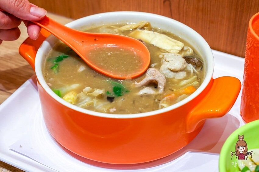 新北市永和區【永和美食】用六快煮鍋,平價小火鍋滷肉飯冰沙免費續